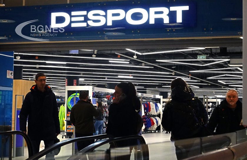 Decathlon тайно продава стоки в Русия