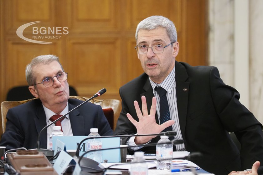 Проф. Хинков: Идеалният вариант е и лекарят да вижда наличността на медикаментите