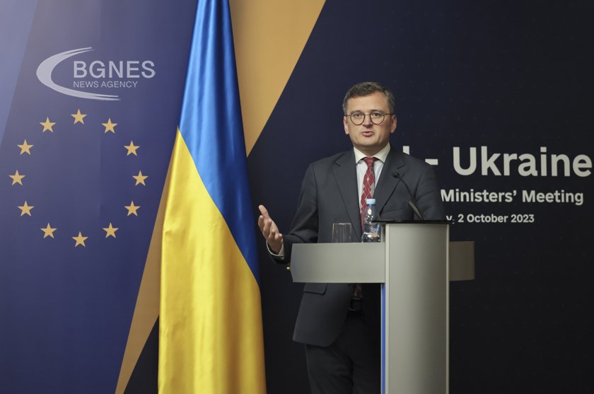 Кулеба: 59 компании от 23 държави са съгласни да произвеждат оръжия с Киев