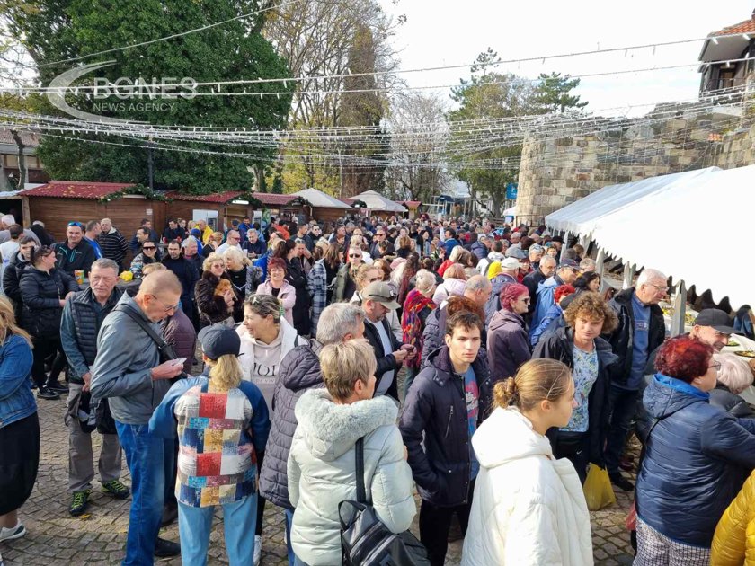 Празник на о-солената риба: Рибата първо се соли, после се вее
