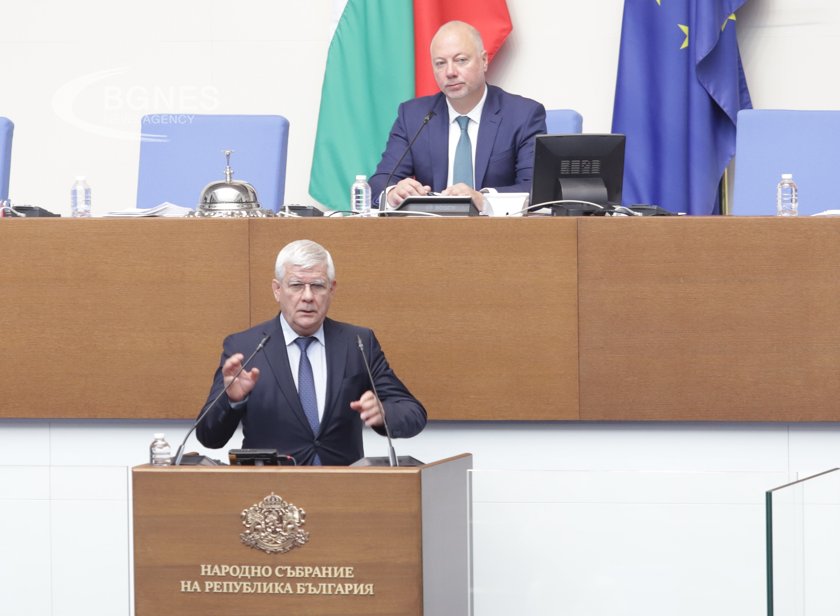 Вътев: Завишаваме контрола на украински стоки, нашите земеделци ще са подпомогнати
