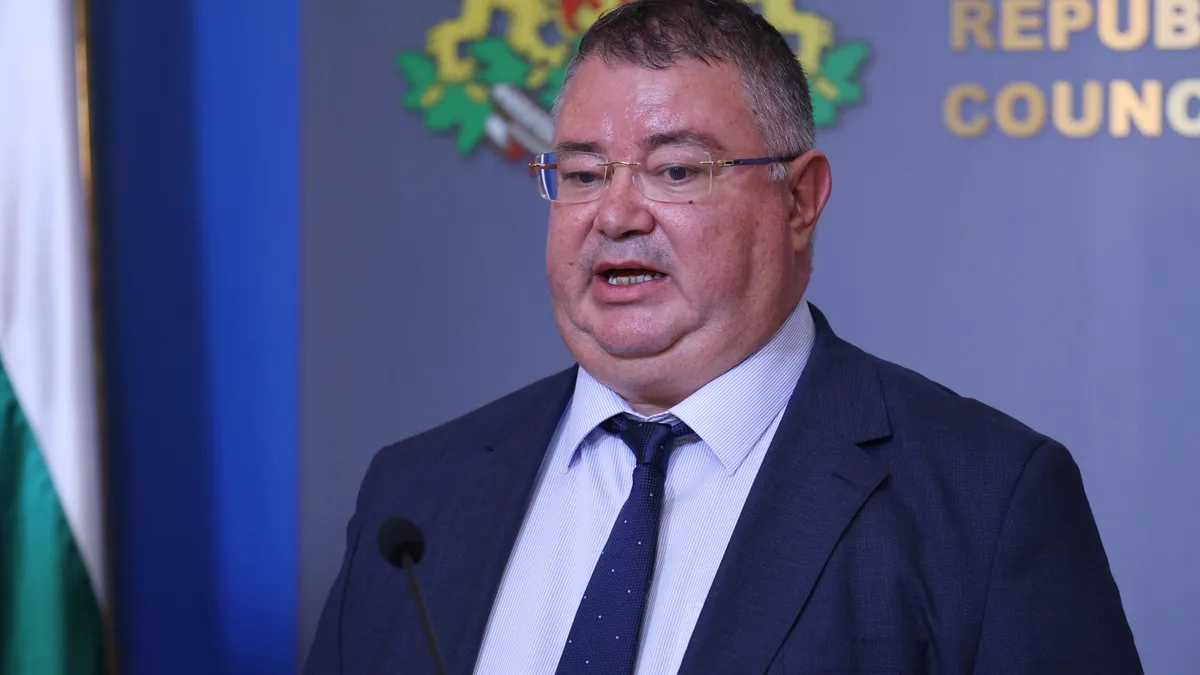 340 000 пенсионери ще получат коледен бонус