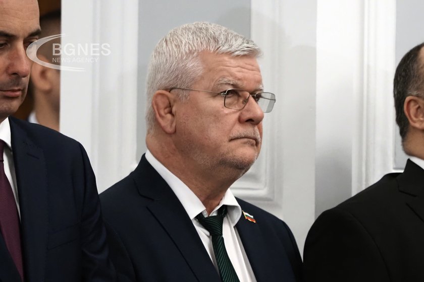 Главчев иска смяна на външния и земеделския министър