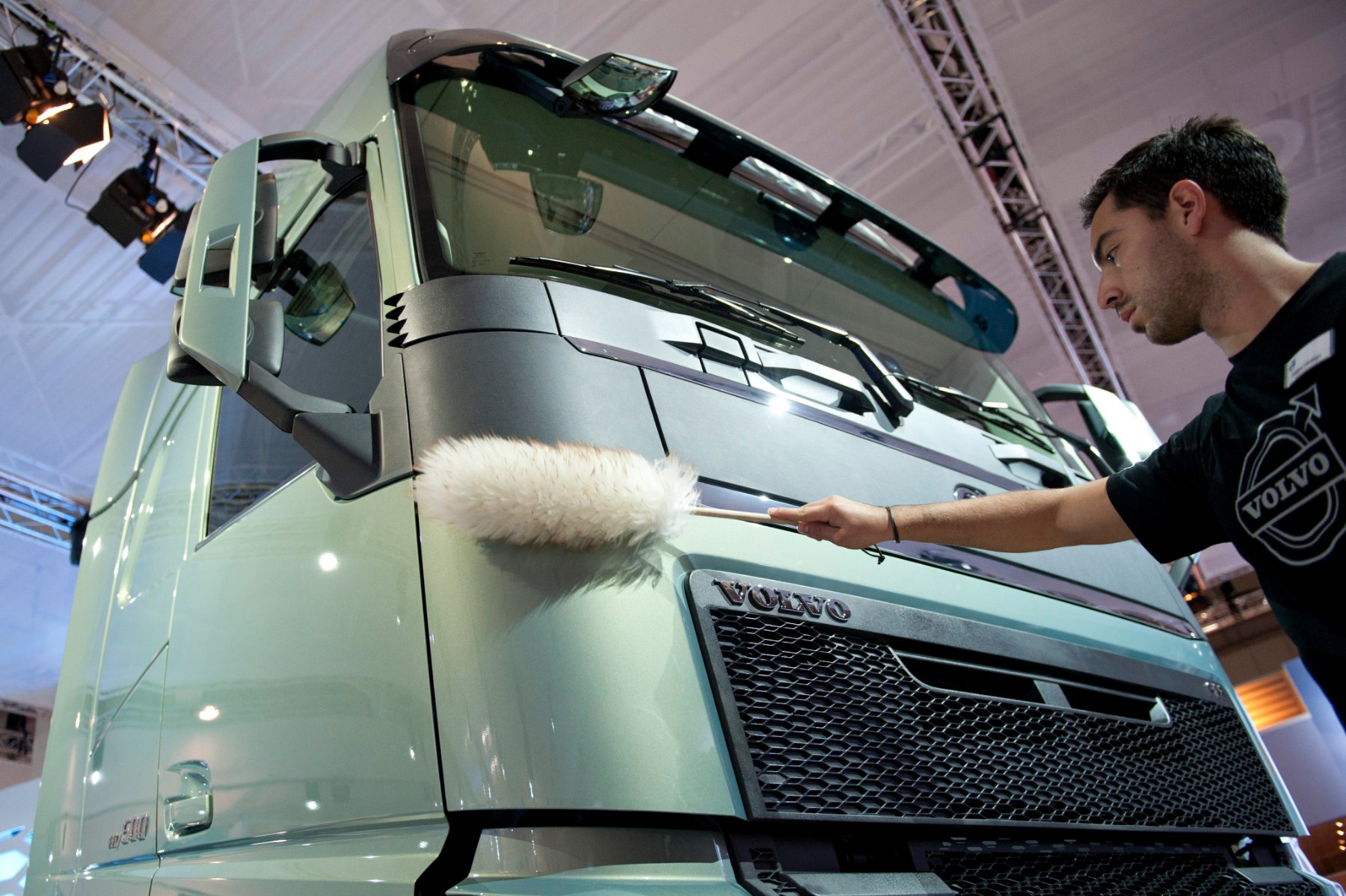 Daimler и Volvo с революционна водородна технология за товарни камиони