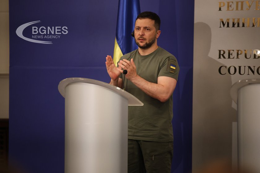 Зеленски: Това е война, Русия иска да ни избие; Радев: Този конфликт няма военно решение