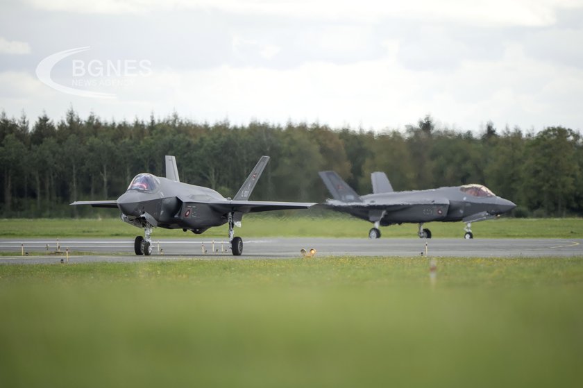 Чехия ще закупи 24 свръхзвукови изтребителя F-35