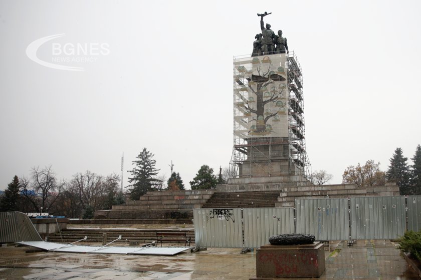 Георги Свиленски пострада пред Паметника на Съветската армия, в болница е