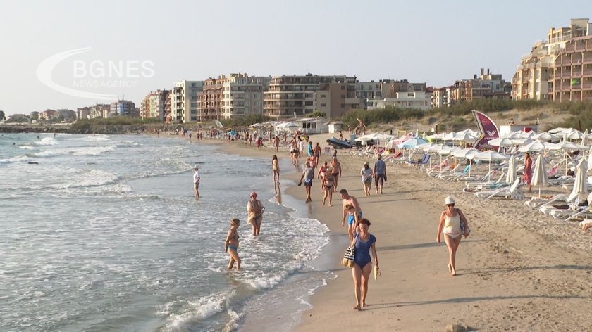 Десетки хотели по морето отварят още на 1 май