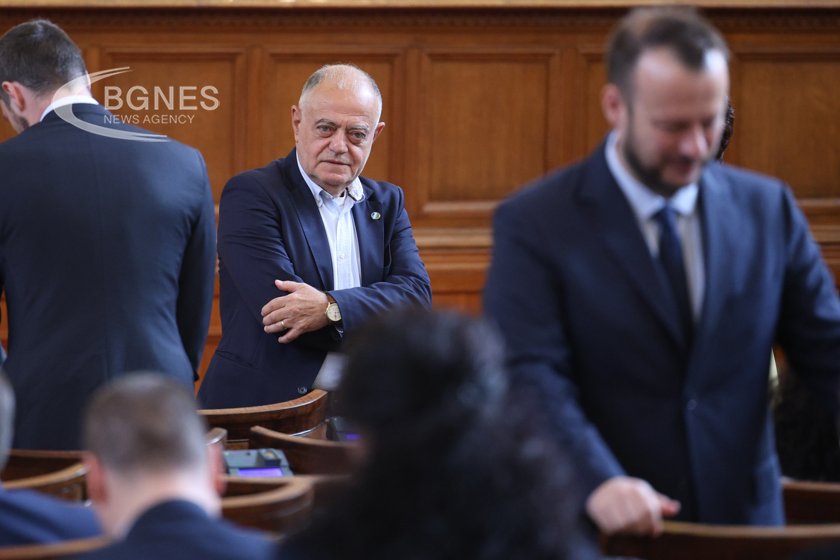 Атанасов: ВСС да избере временно главен прокурор, а НС - нов състав на ВСС