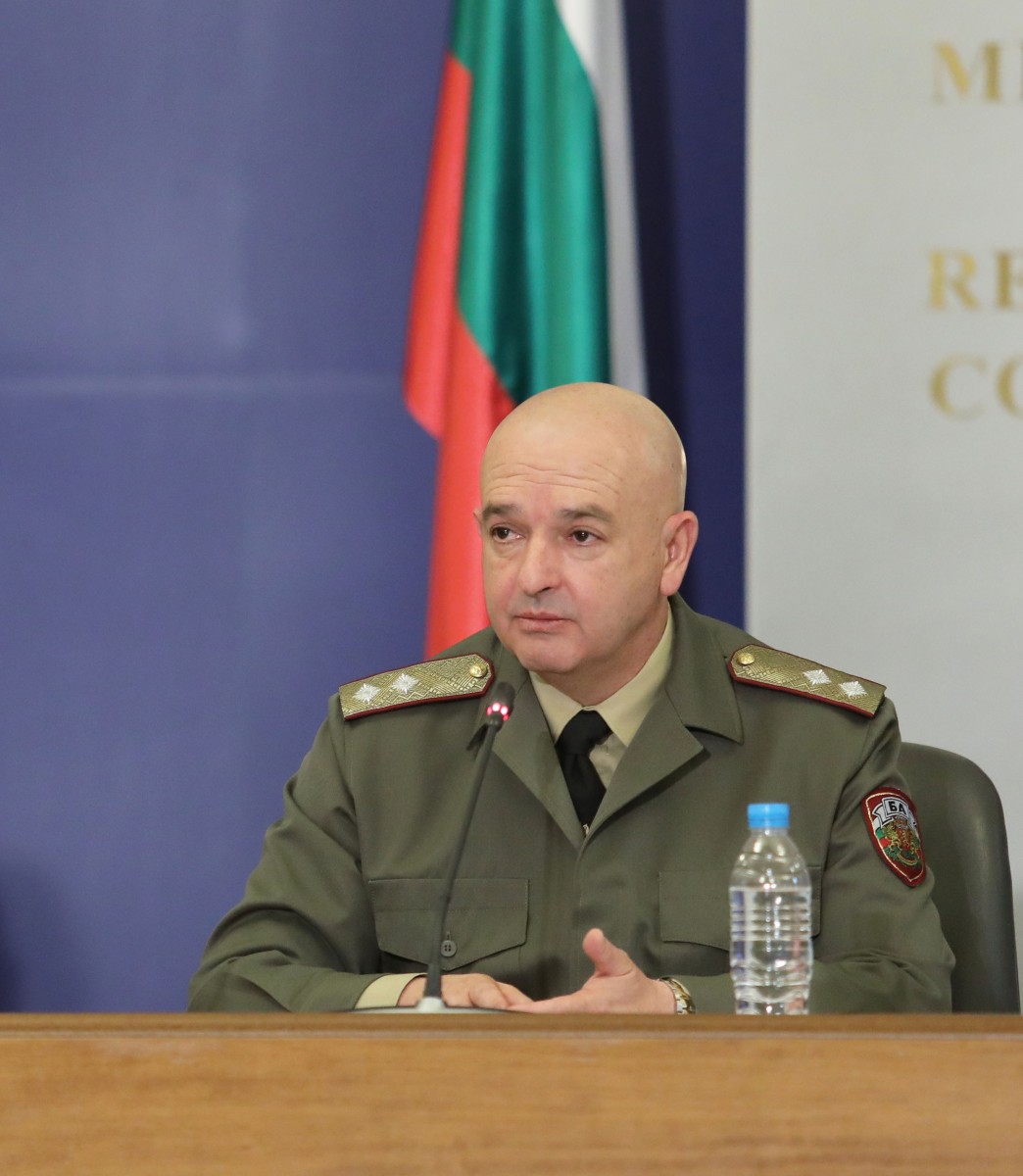 Щабът: Няма да има масово връщане на учениците в клас
