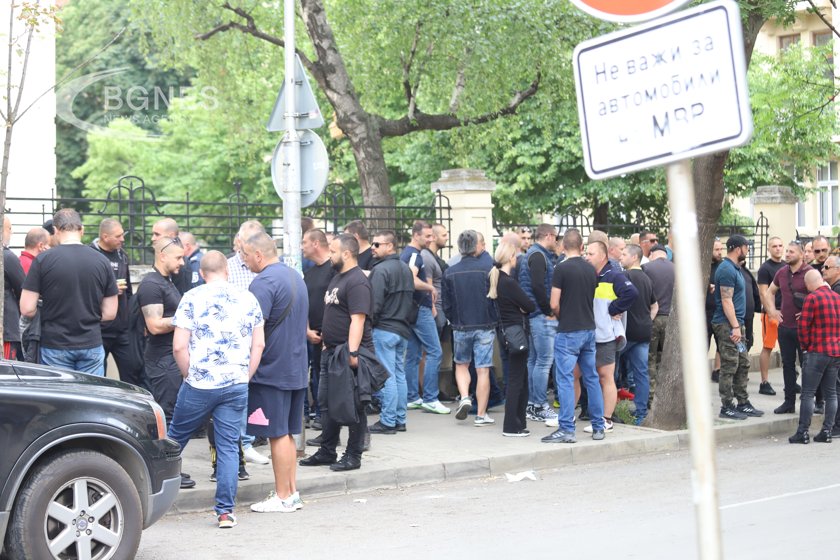 Протест пред МВР: Никой не е отстранен от работа, полицаите са пренасочени без да имат избор