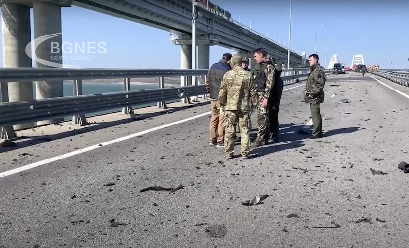 Мостът в Крим е затворен заради извънредна ситуация