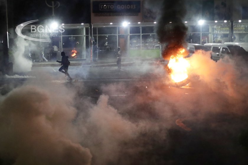Тълпа щурмува руско летище в търсене на израелци