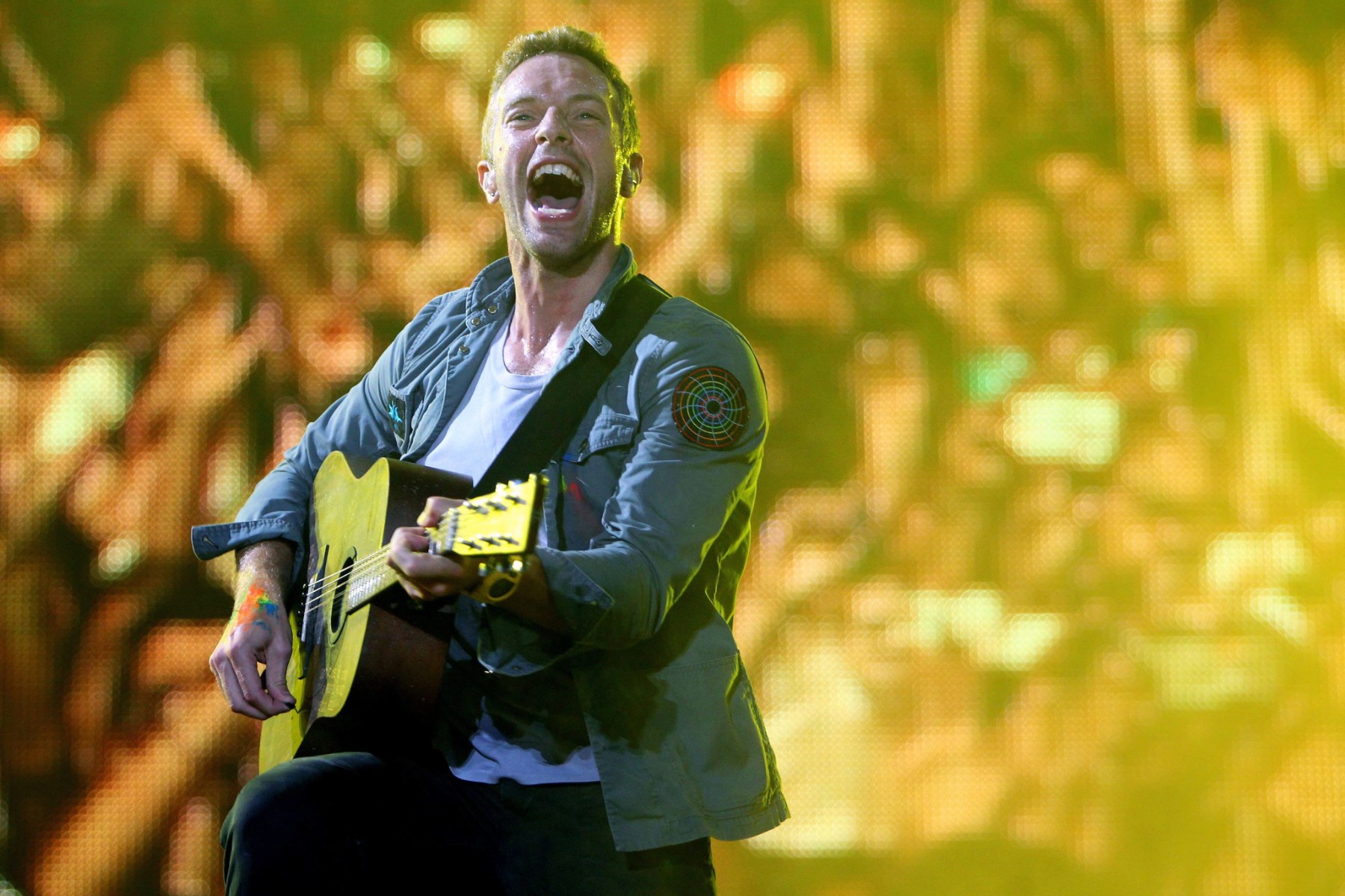 Вокалът на „Coldplay“ Крис Мартин иска да прави концерт на Луната