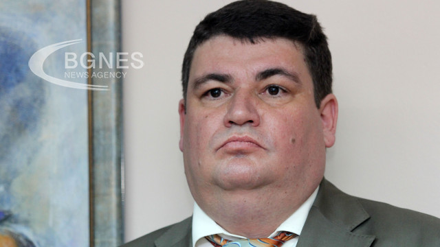 Уволняват пиян инспектор към ИВСС - задирял камериерки и сервитьорка
