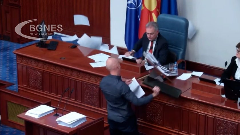Инцидент прекъсна заседание на македонския парламент