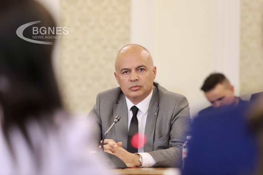 Свиленски: Политиките на служебния кабинет не са политиките на БСП