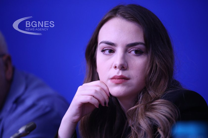 Българските шахматистки победиха и Полша, днес играят за европейската титла