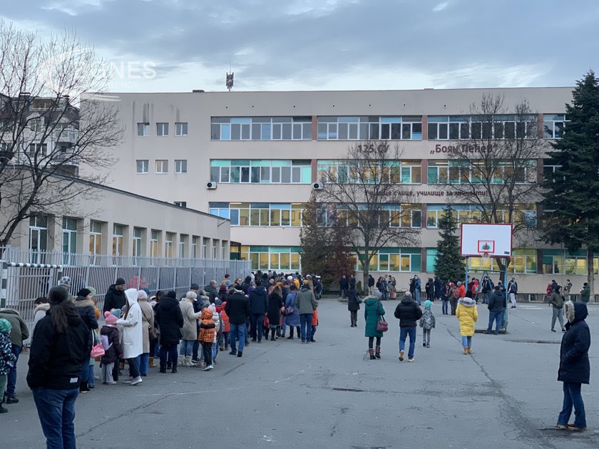 Хиляди ученици на Коледно математическо състезание в страната