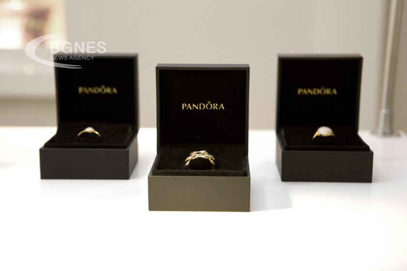 Pandora ще работи само с рециклирани злато и сребро