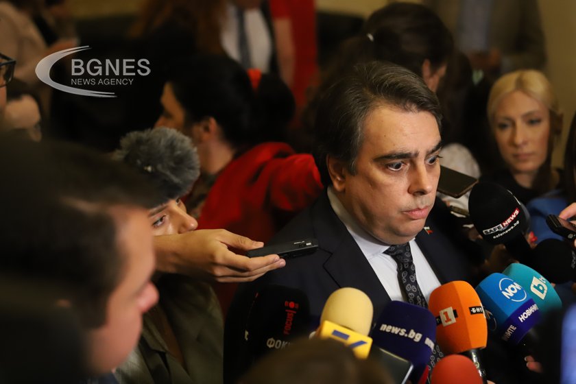 Асен Василев: Виолета Лорер сама оттегли кандидатурата си от ЕИБ