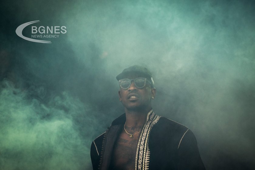 Рапърът Skepta се извини за нацистките образи в корицата на новата си песен