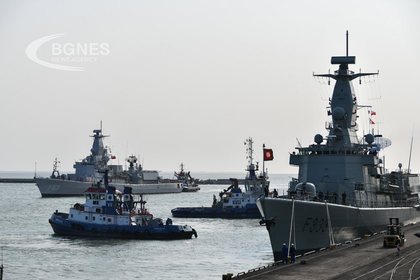 Нидерландия изпраща фрегата в Червено море за защита на граждански кораби