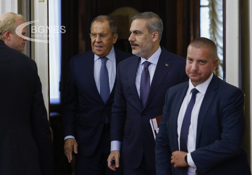 Фидан и Лавров обсъждат зърнената сделка в Москва