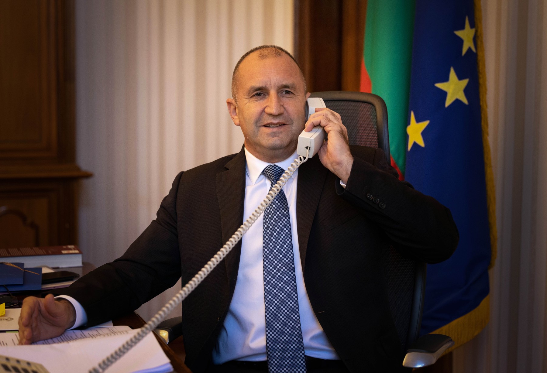 Румен Радев: България настоява за правнообвързващи гаранции в диалога от страна на РСМ