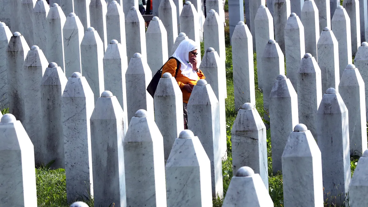 5000 души участват в тазгодишния поход за отдаване на почит на жертвите от Сребреница