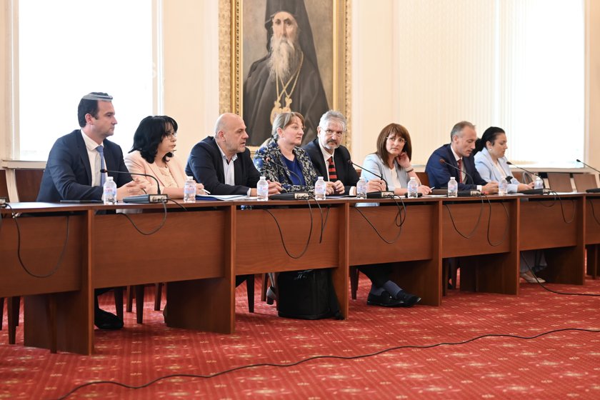 ГЕРБ след срещата с КНСБ внасят предложения за 200 млн.