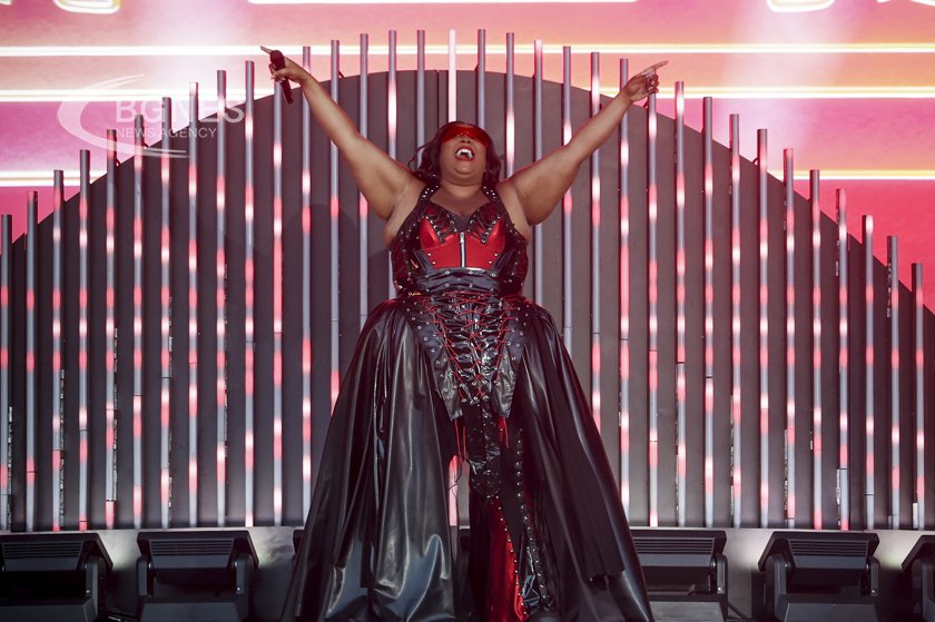 Съдят Lizzo за тормоз и враждебна работна среда