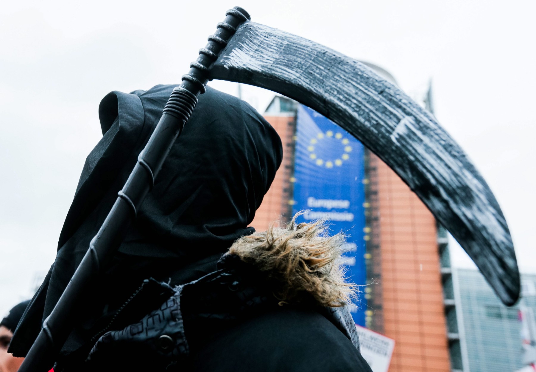 Промишлените предприятия в ЕС заплашват да спрат производство заради недостиг на магнезий