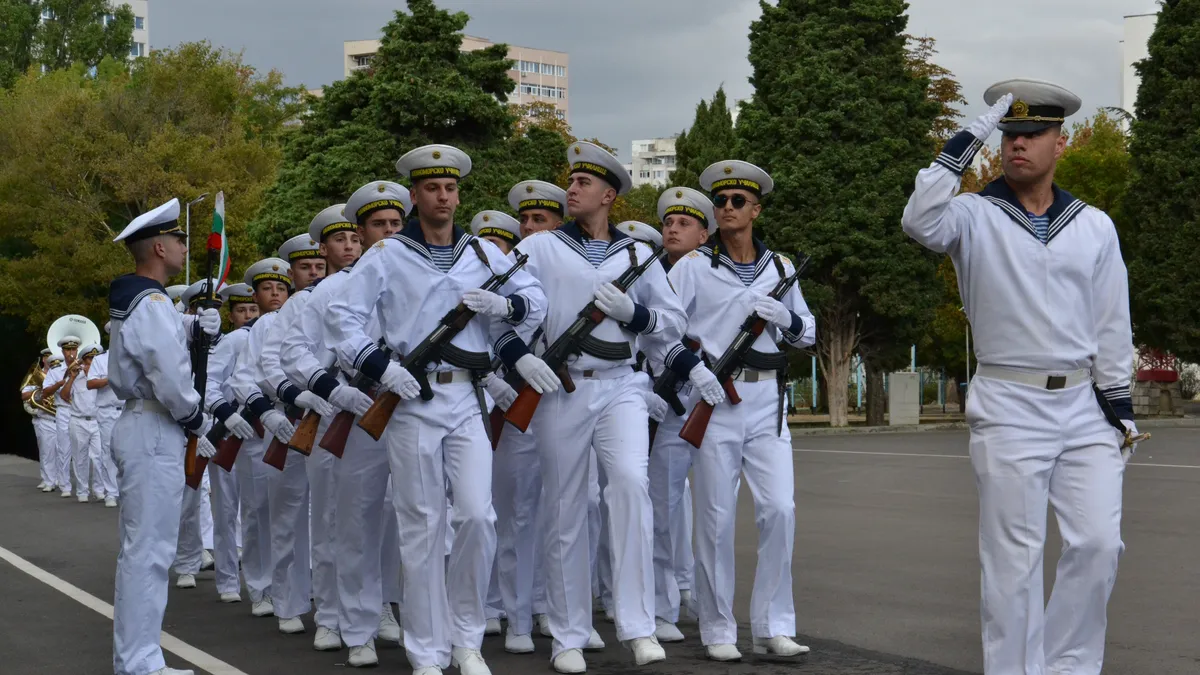 53 млади българи положиха военна клетва във ВВМУ „Н. Й. Вапцаров” във Варна