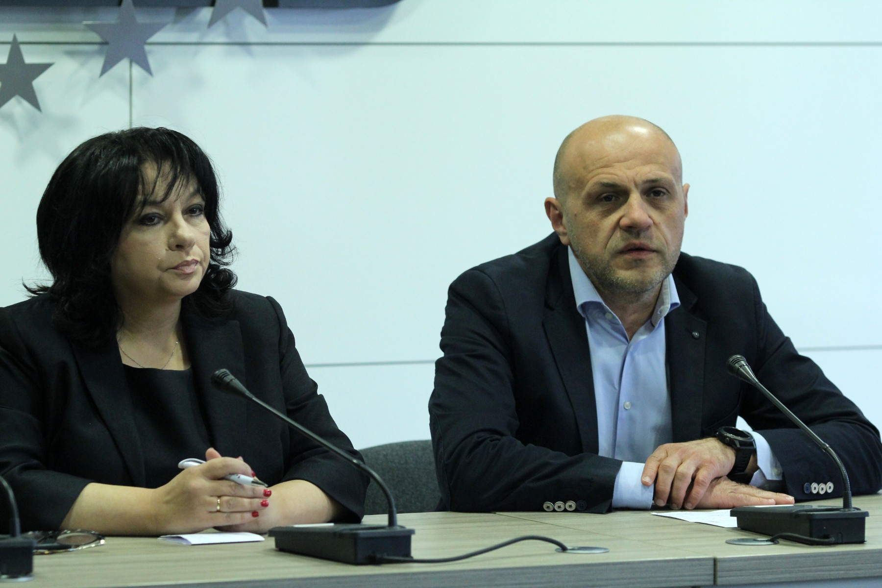 Теменужка Петкова: Никога не сме подписвали неизгодни за България договори и документи