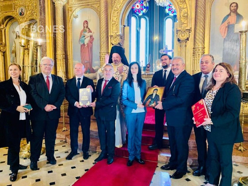Мария Габриел в Истанбул: Българската желязна църква „Св. Стефан“ е символ на родолюбие и обединение