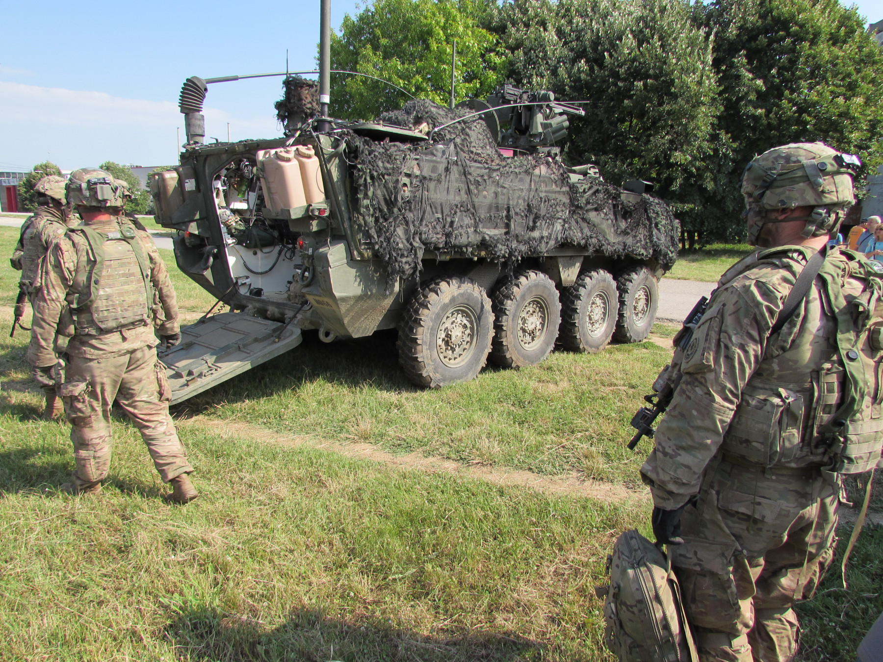 САЩ обмислят ограничаване на военните учения в Европа