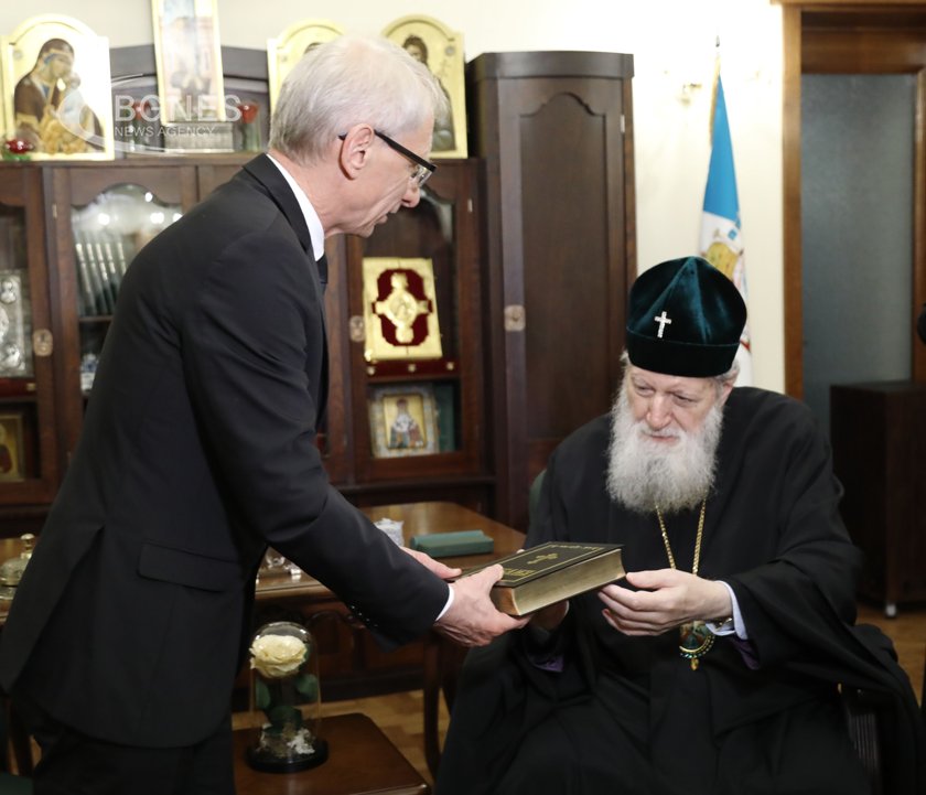 Патриарх Неофит благослови новия премиер