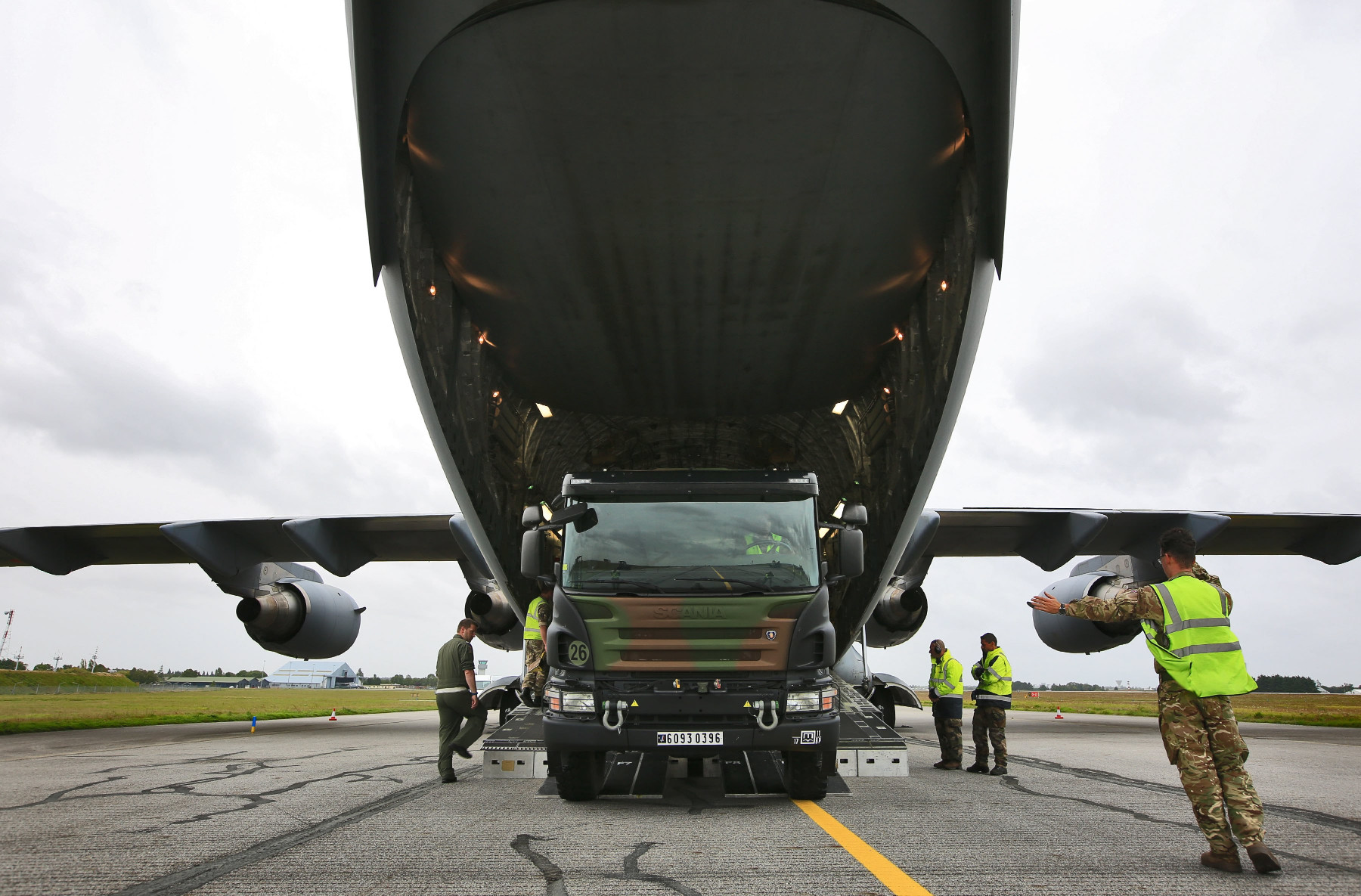 Japan completes first NATO aid flight to Türkiye