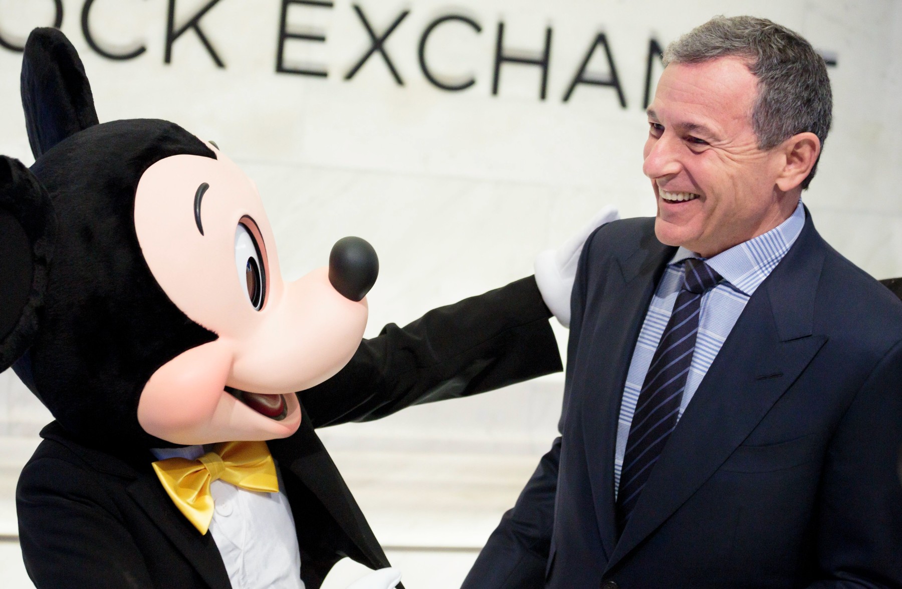 Disney освободи изпълнителния си директор, връща Боб Айгър