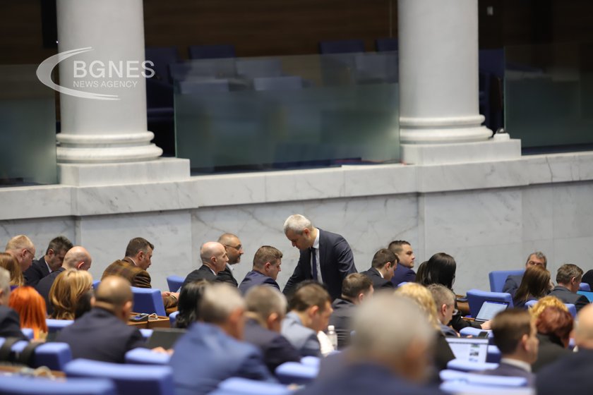 Депутатите отхвърлиха искането за изслушване на Денков и Габриел в НС