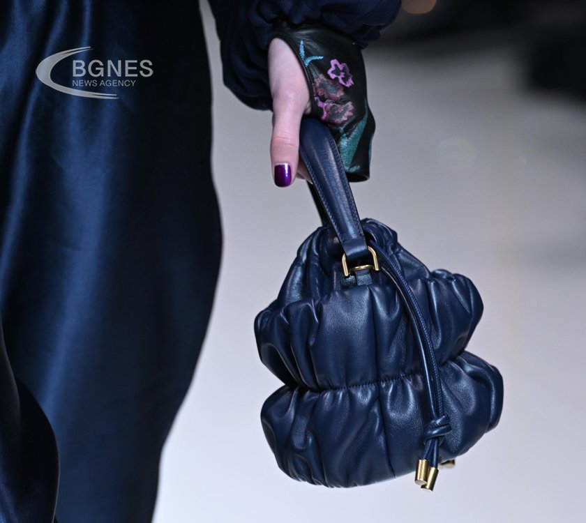 Чанти на Giorgio Armani са шити от експлоатирани китайски работници