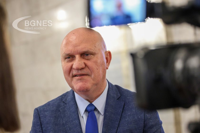 Цоков: МЗ ще реши за цената на електронната извинителна бележка