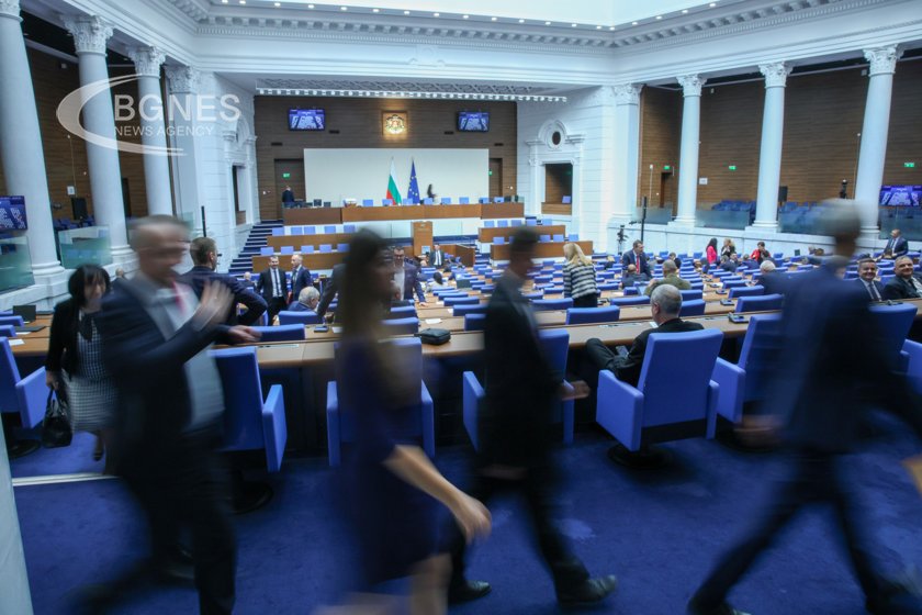 Депутатите гласуват на второ четене промените в Законите за МВР и администрацията