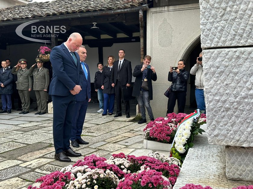 Росен Желязков се поклони пред гроба на Гоце Делчев