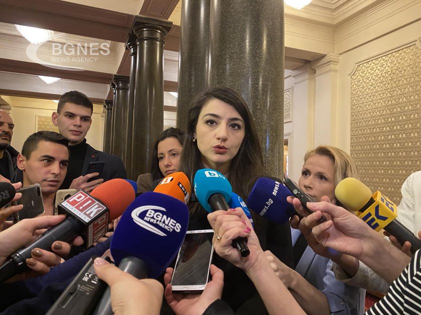Прокуратурата още разследва договора на Лена Бориславова с ББР