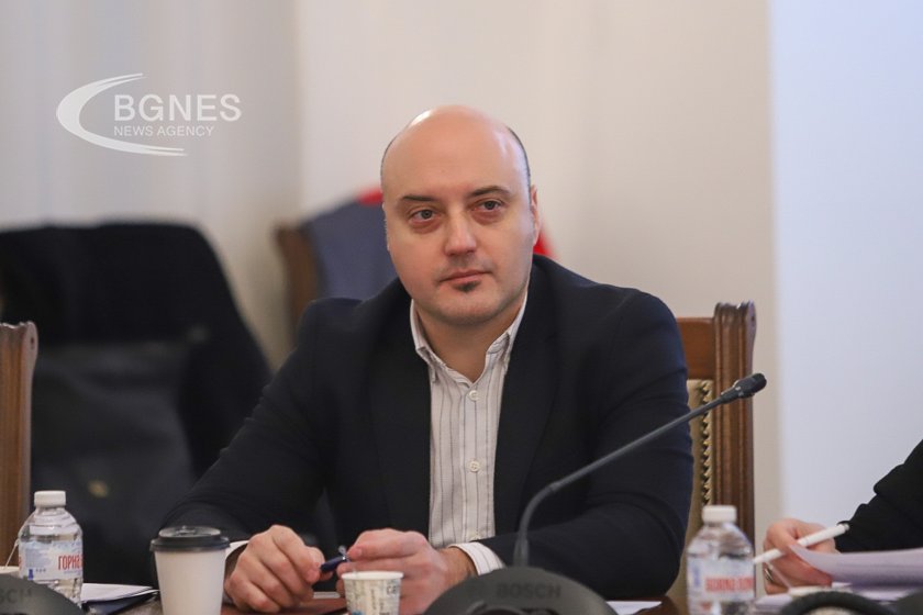 Славов: Има много политици добри конституционни съдии