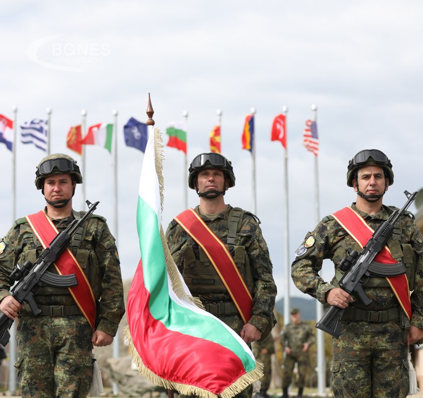 Запрянов ще поздрави военните контингенти зад граница за 6 май
