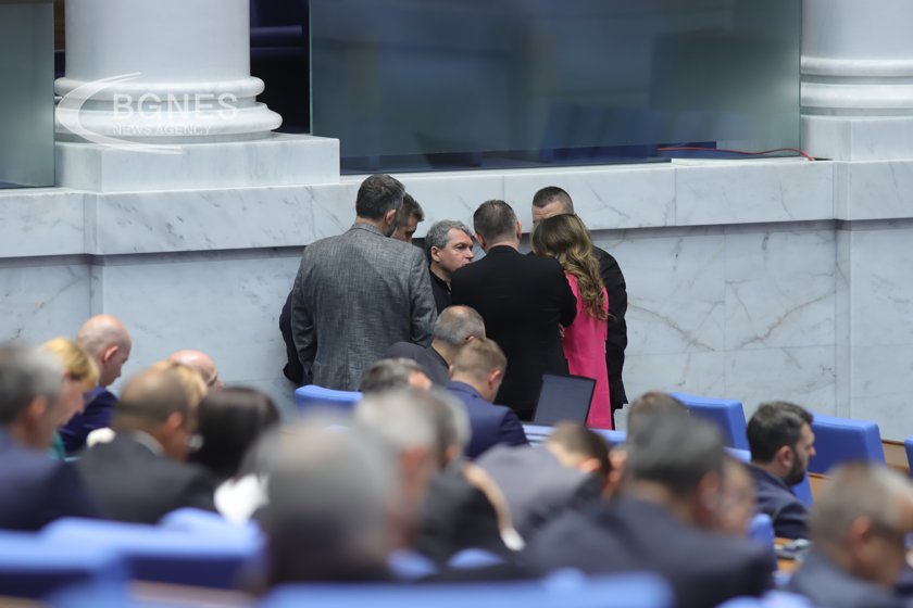 Окончателно: Назначеният за служебен премиер ще е с прекратени правомощия от основната си работа 
