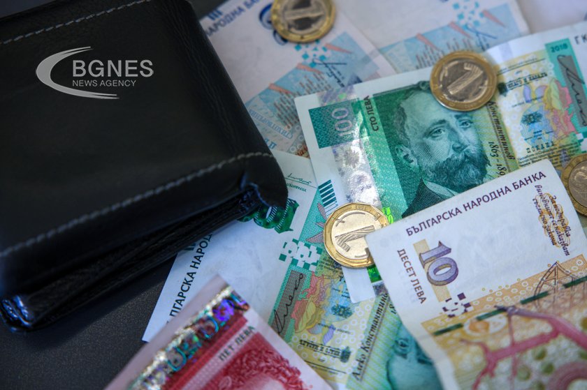 Депозитите на домакинската нарастват с над 10%, а кредитите със 17%